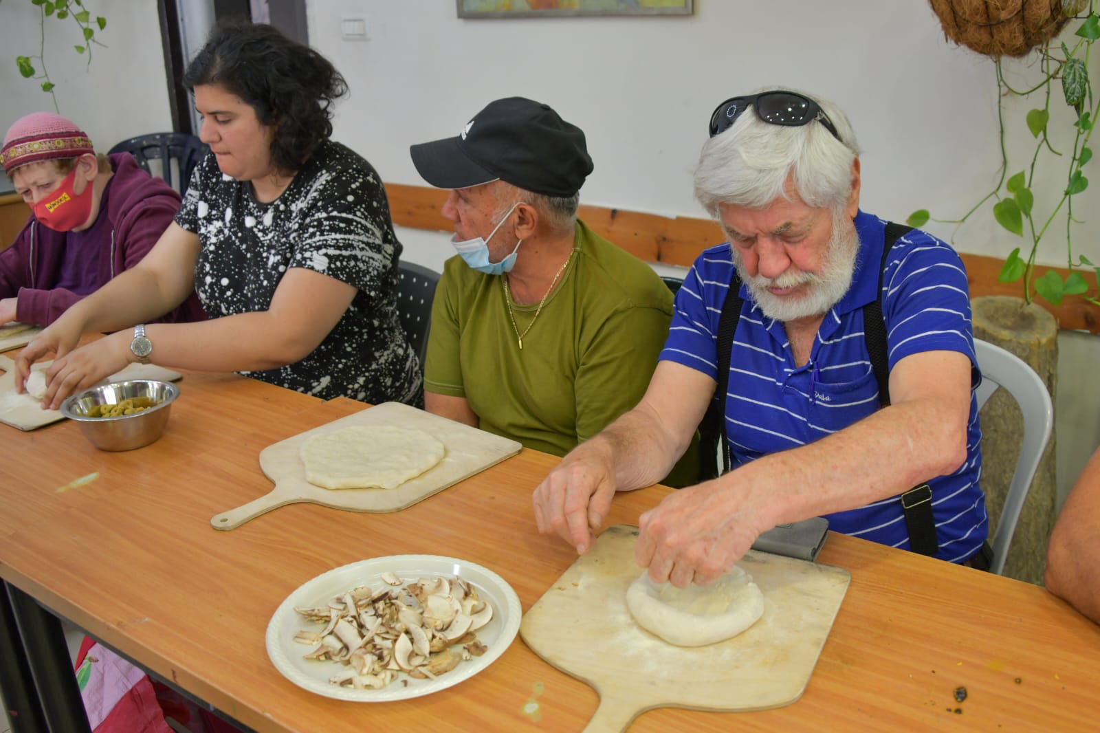 סדנת פיצה לקבוצת נכי צה"ל בירושלים