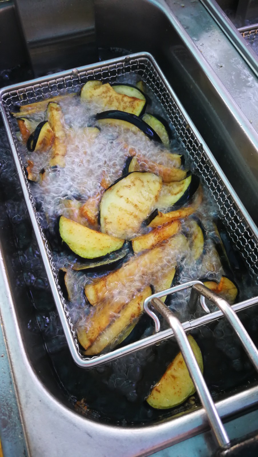 סדנת פלאפל עם בני נוער ברטורנו