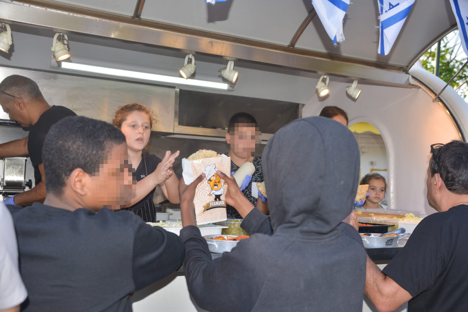 מסיבת ל"ג בעומר בפנימיית טוקאייר