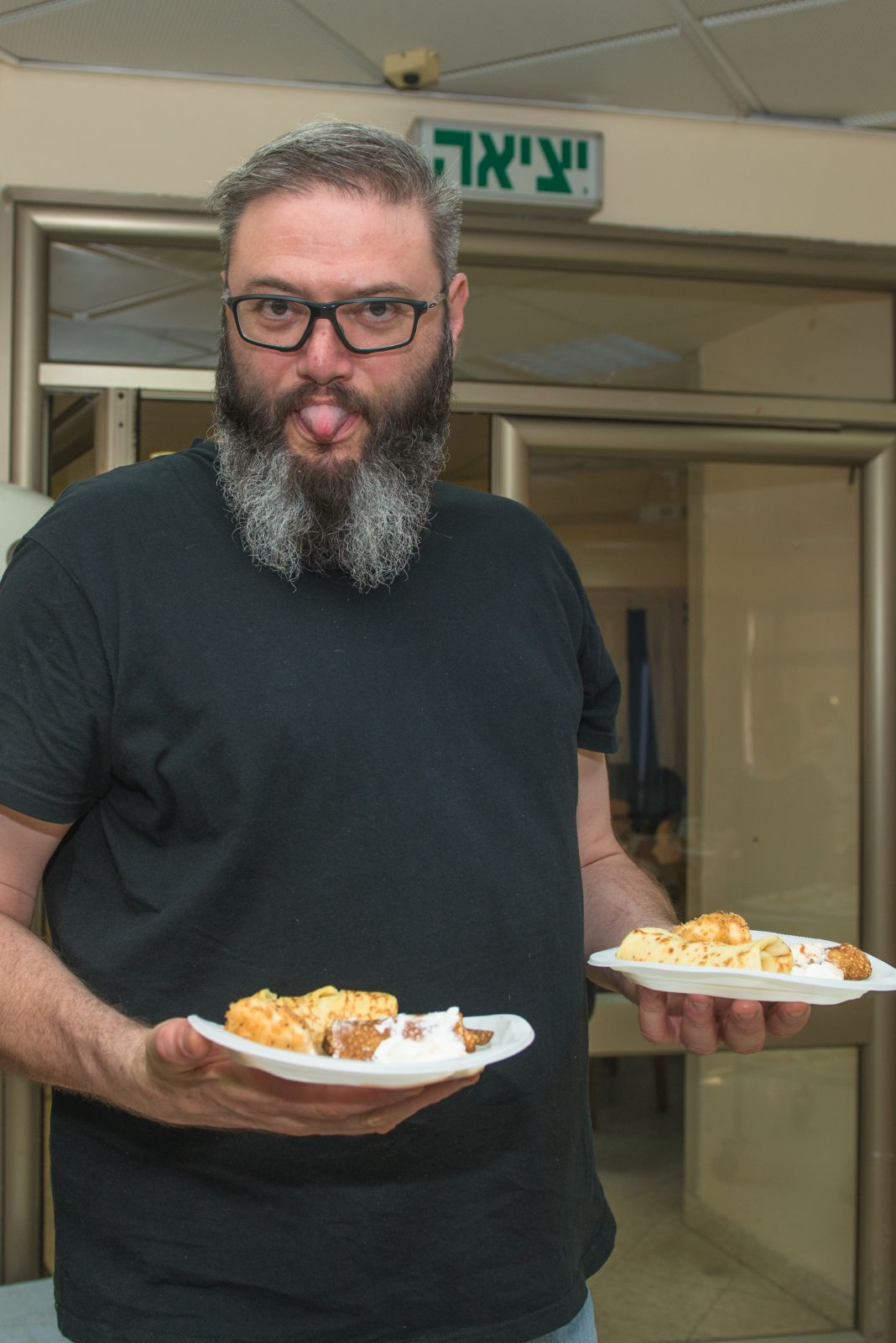 שבועות במעון ניצולי השואה