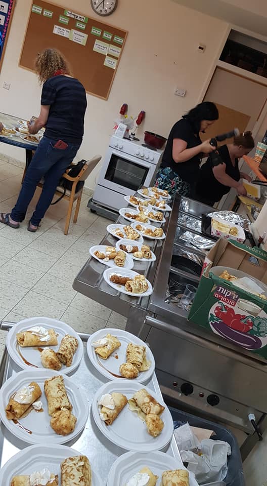 שבועות במעון ניצולי השואה