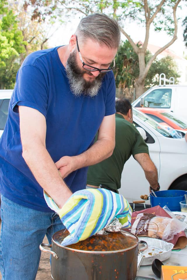 ארוחת ל"ג בעומר במעון ניצולי השואה