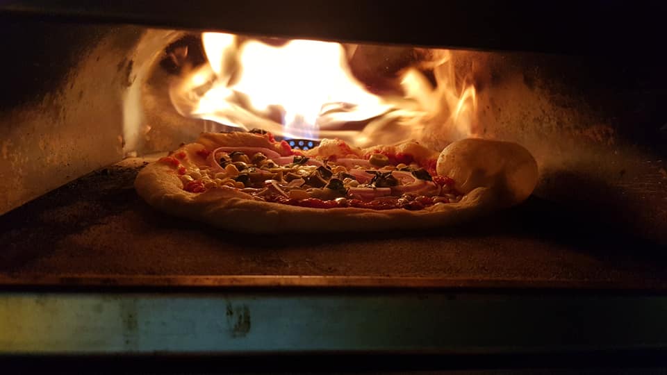 פיצה ומוסיקה בבית החיילים הבודדים