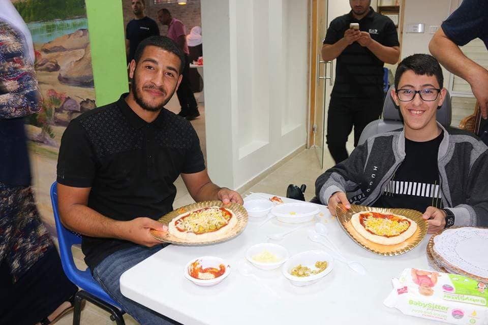 סדנת פיצה עם ילדים בעלי מוגבלויות