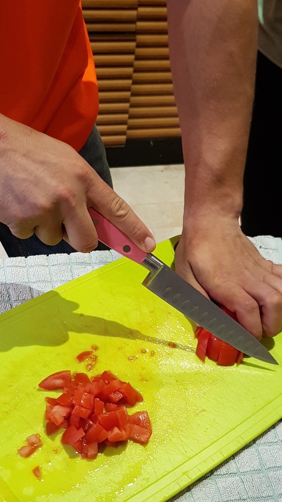 ארוחת מוצ"ש בבית החיילים הבודדים