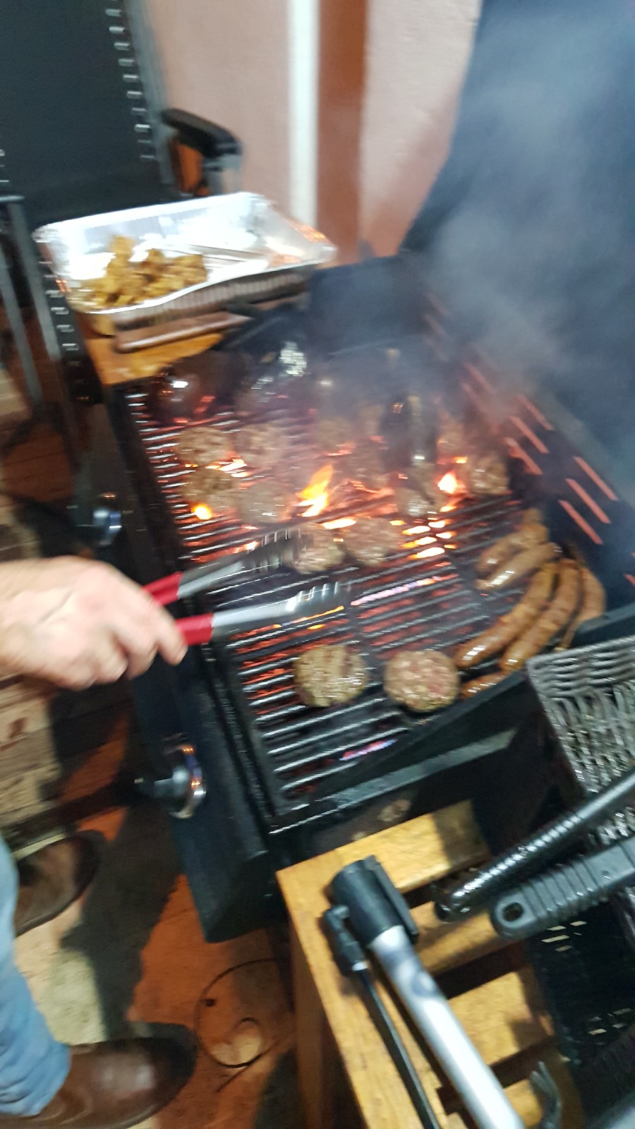 ארוחת מוצ"ש בבית החיילים הבודדים