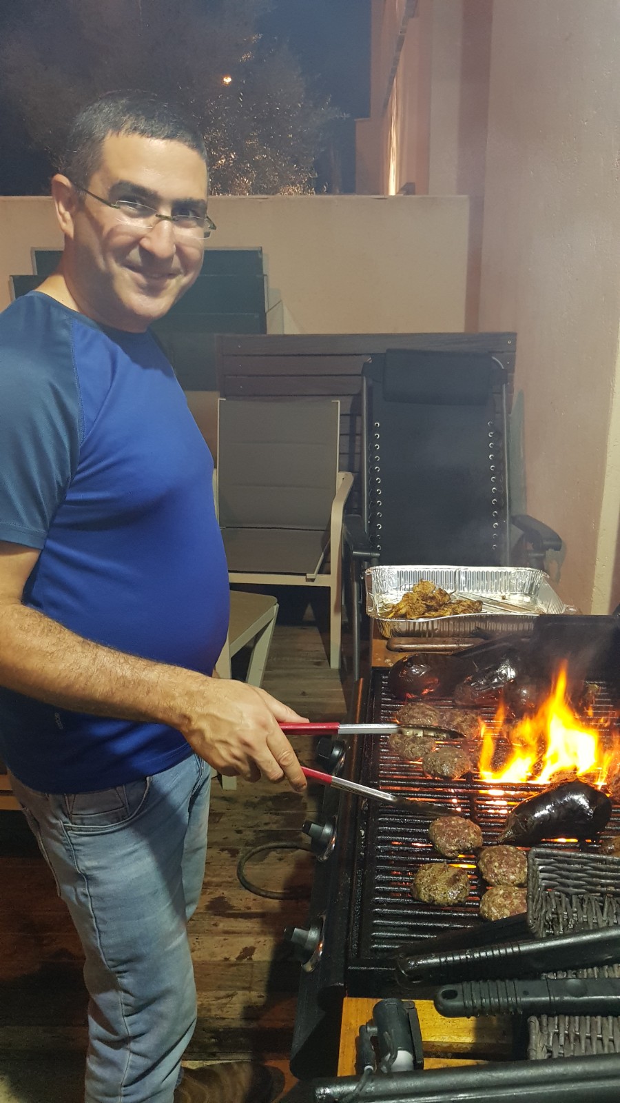 ארוחת מוצ"ש בבית החיילים הבודדים