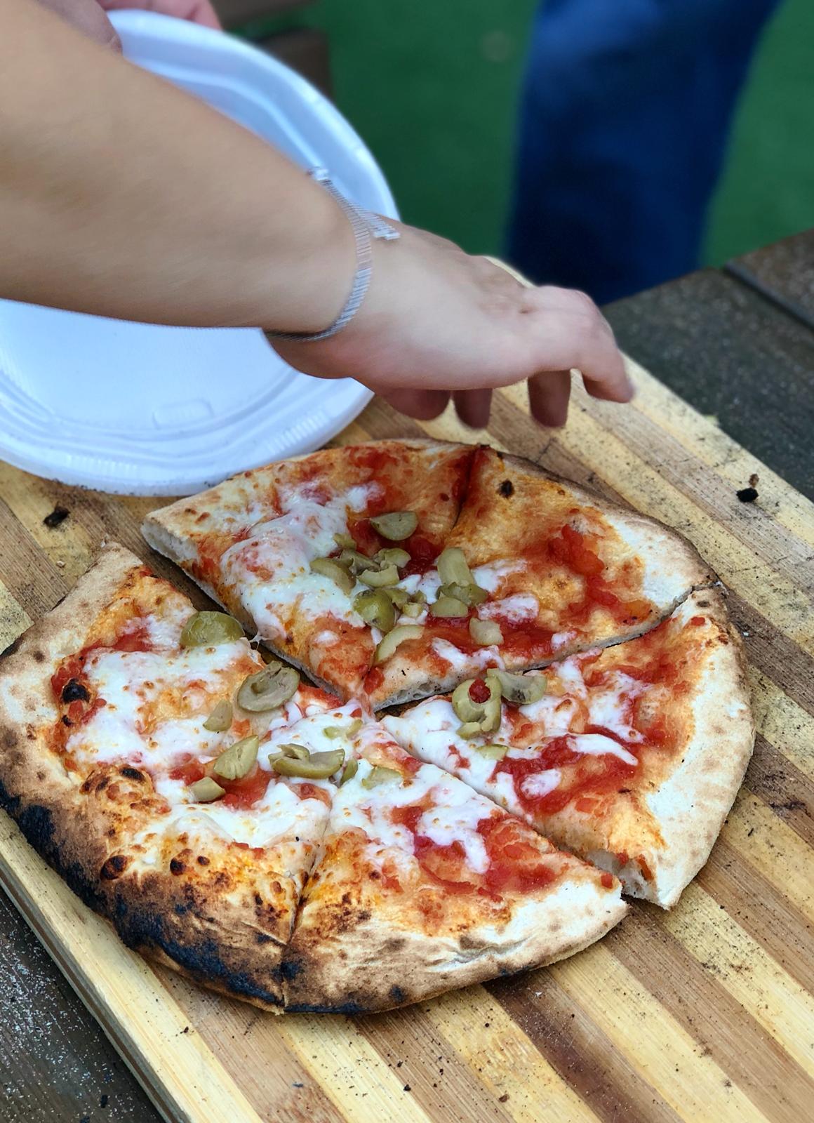 פיצה עם צעירים אוטיסטים בכפר עופרים