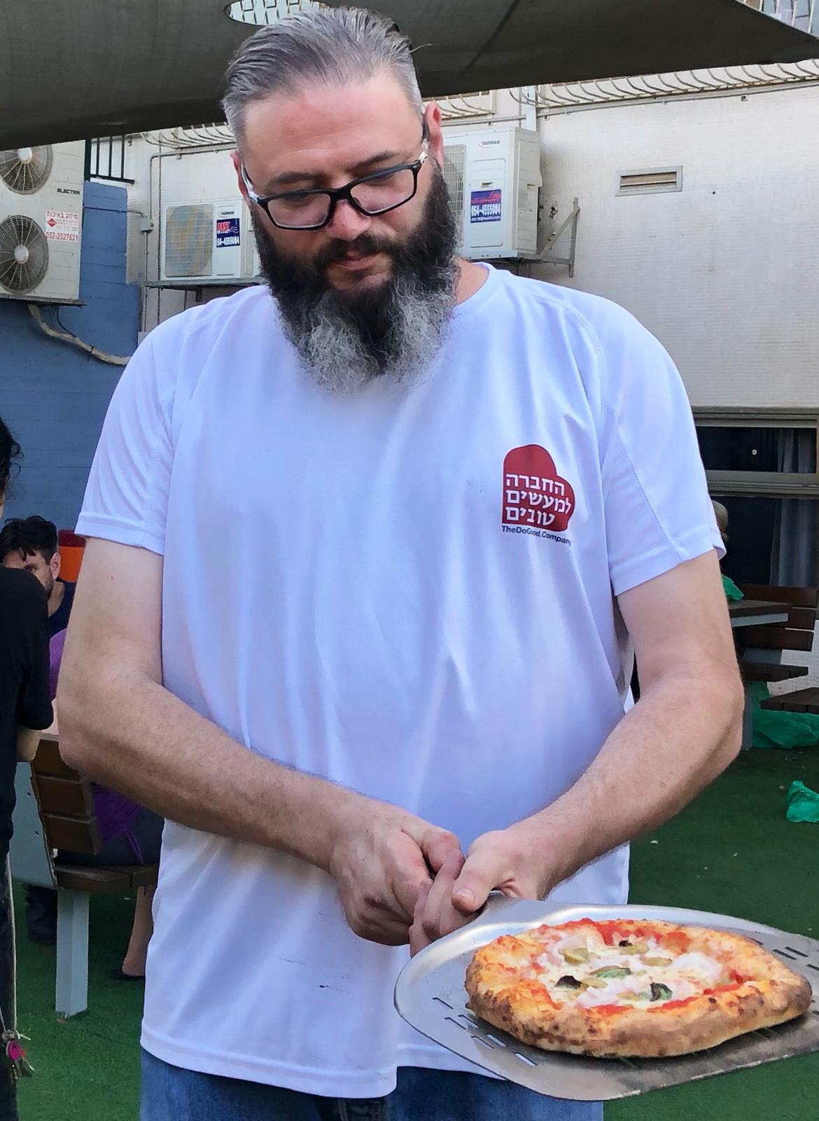 פיצה עם צעירים אוטיסטים בכפר עופרים