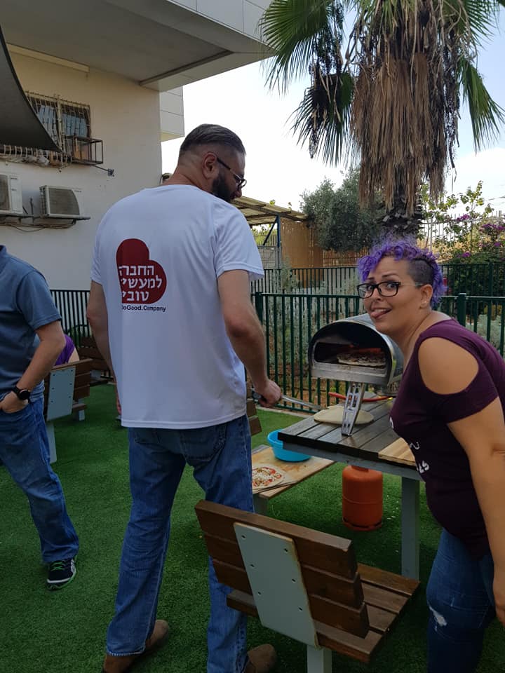 פיצה עם צעירים אוטיסטים בכפר עופרים