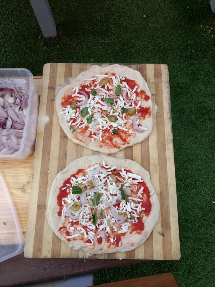 פיצה עם צעירים אוטיסטים בכפר עופרים