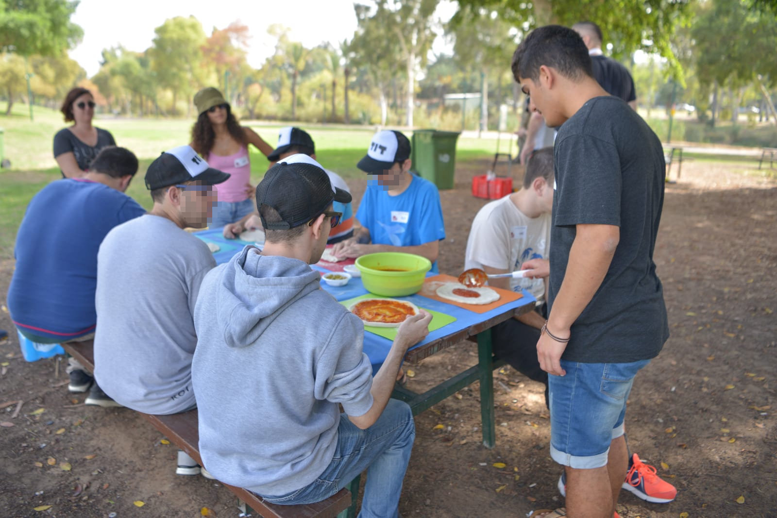 פיצה עם חניכי בית אקשטיין בטבע