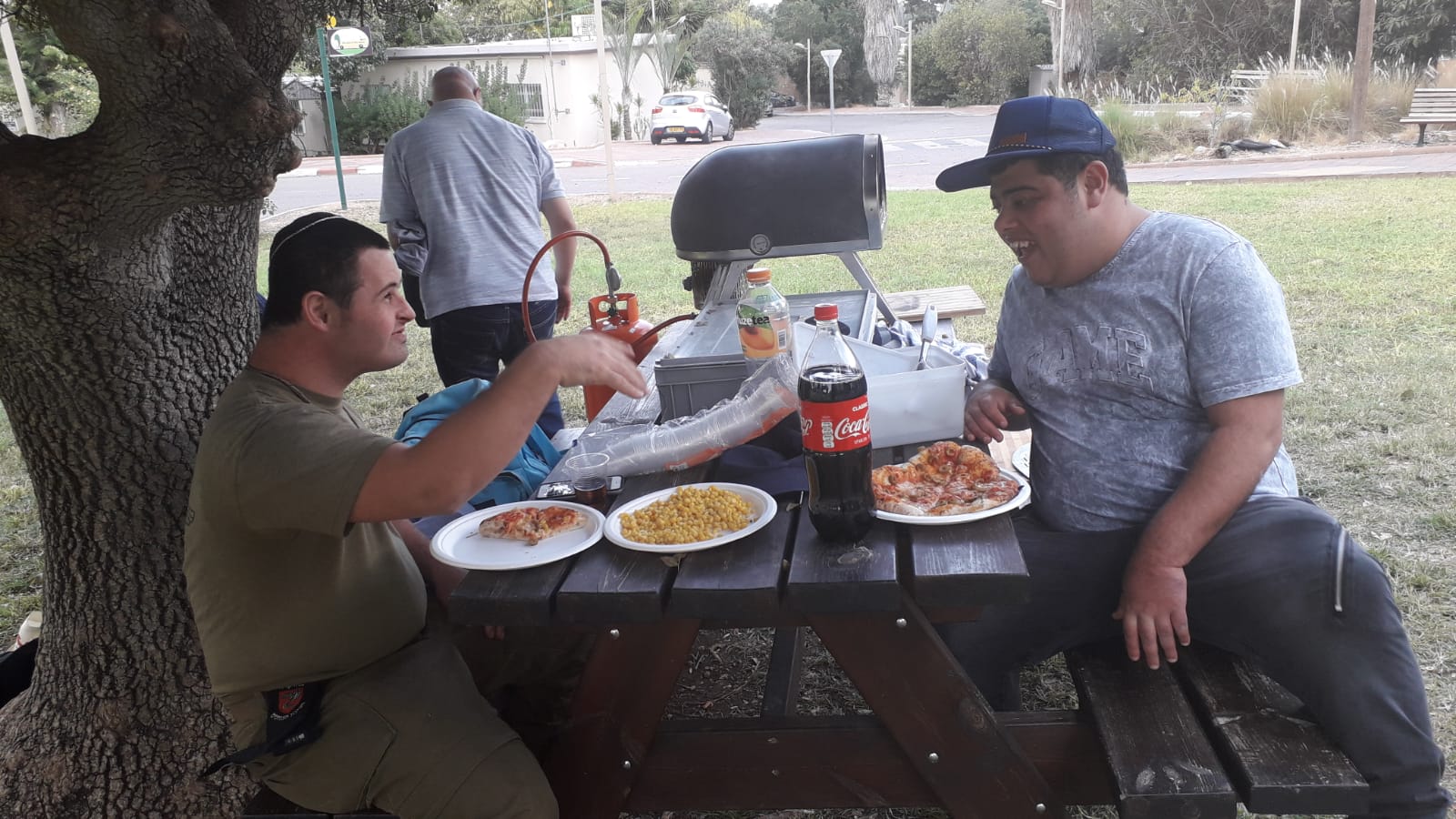 פיצה לצעירים מיוחדים המתנדבים לצה"ל