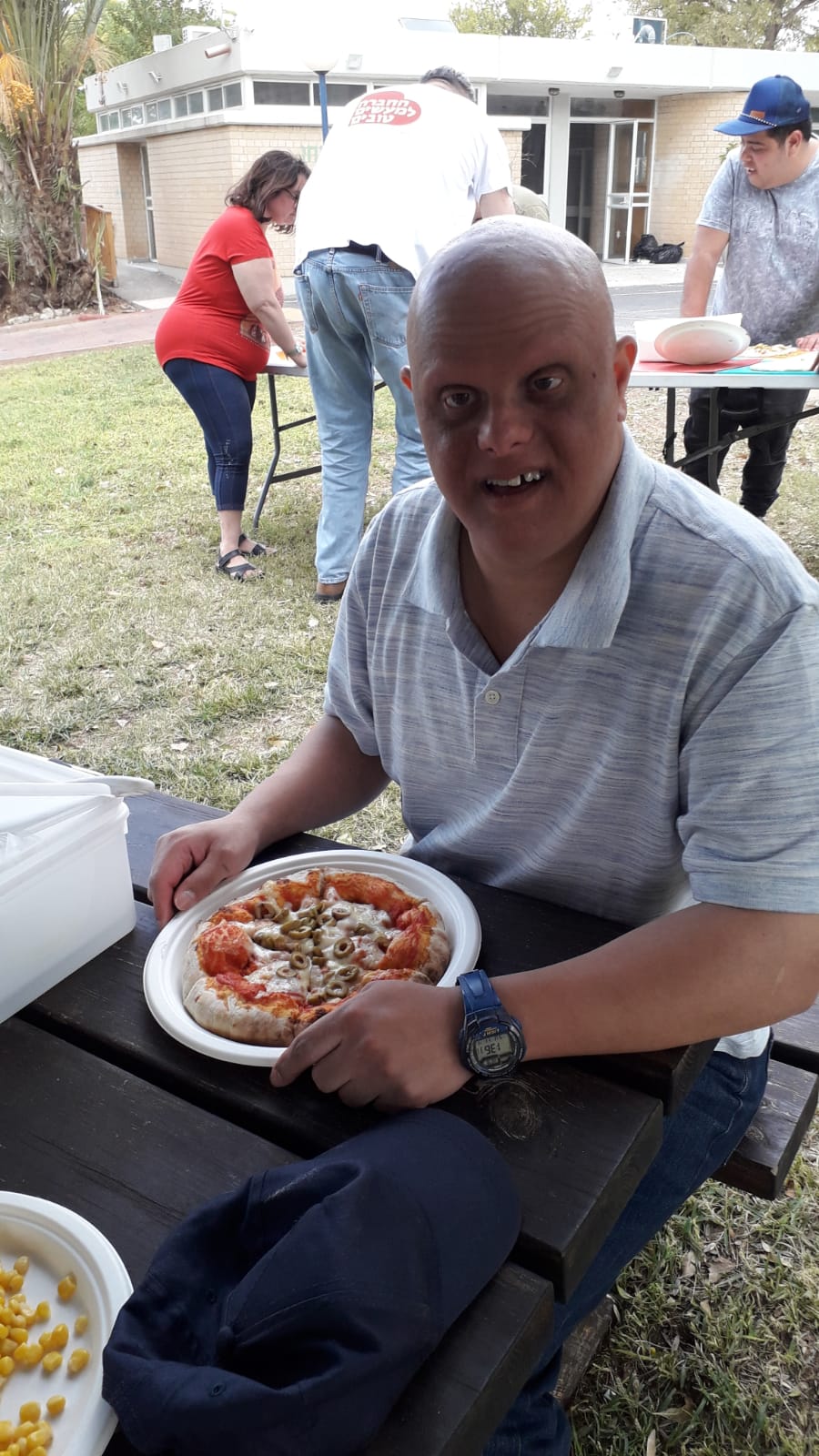 פיצה לצעירים מיוחדים המתנדבים לצה"ל