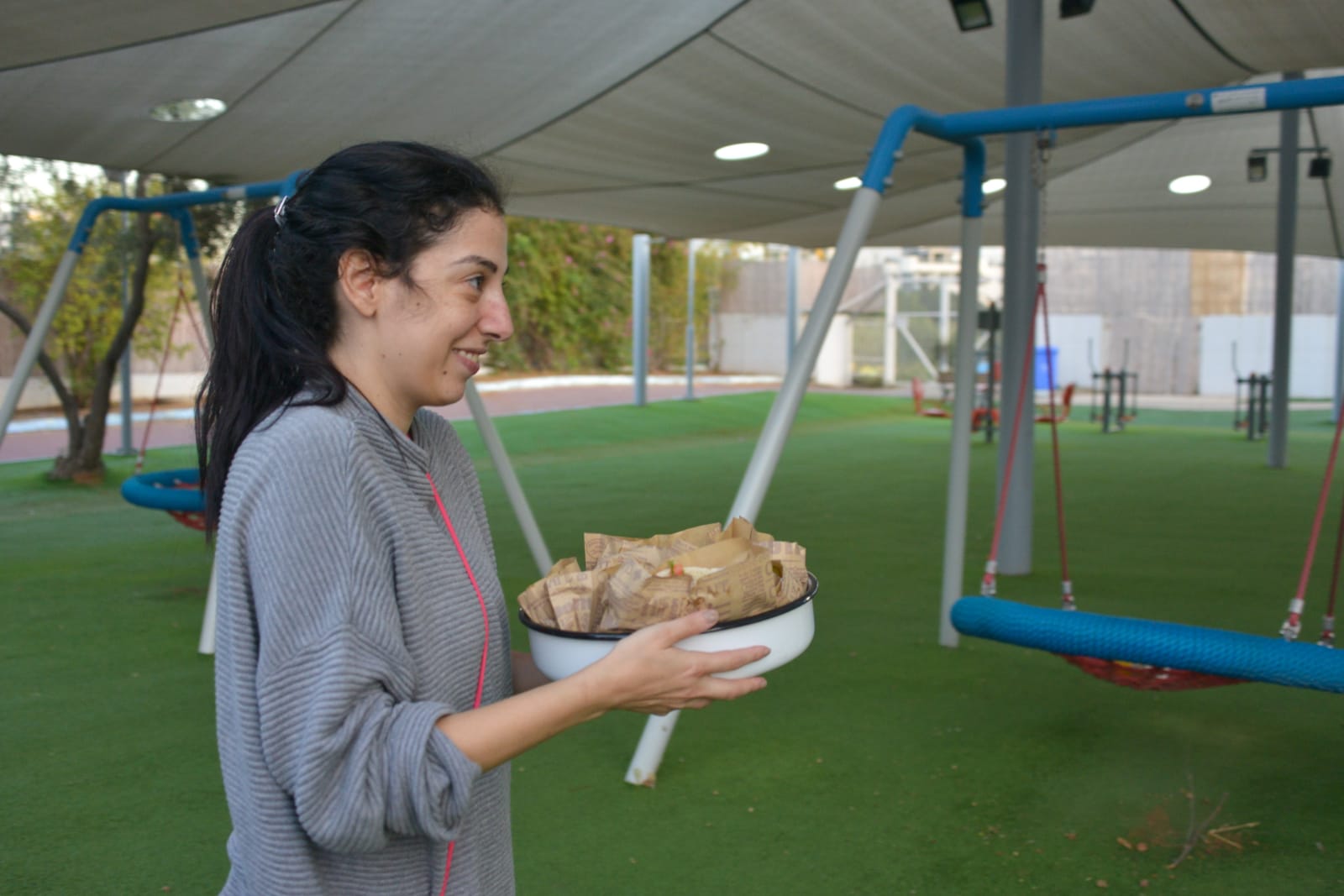 אחה"צ של מוסיקה ופלאפל בכפר עופרים