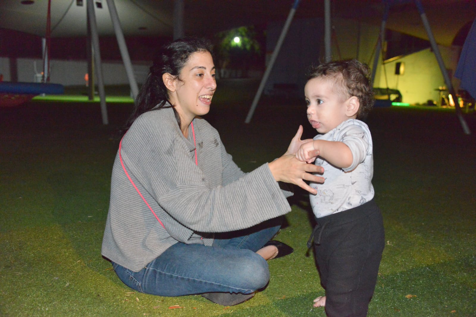 אחה"צ של מוסיקה ופלאפל בכפר עופרים