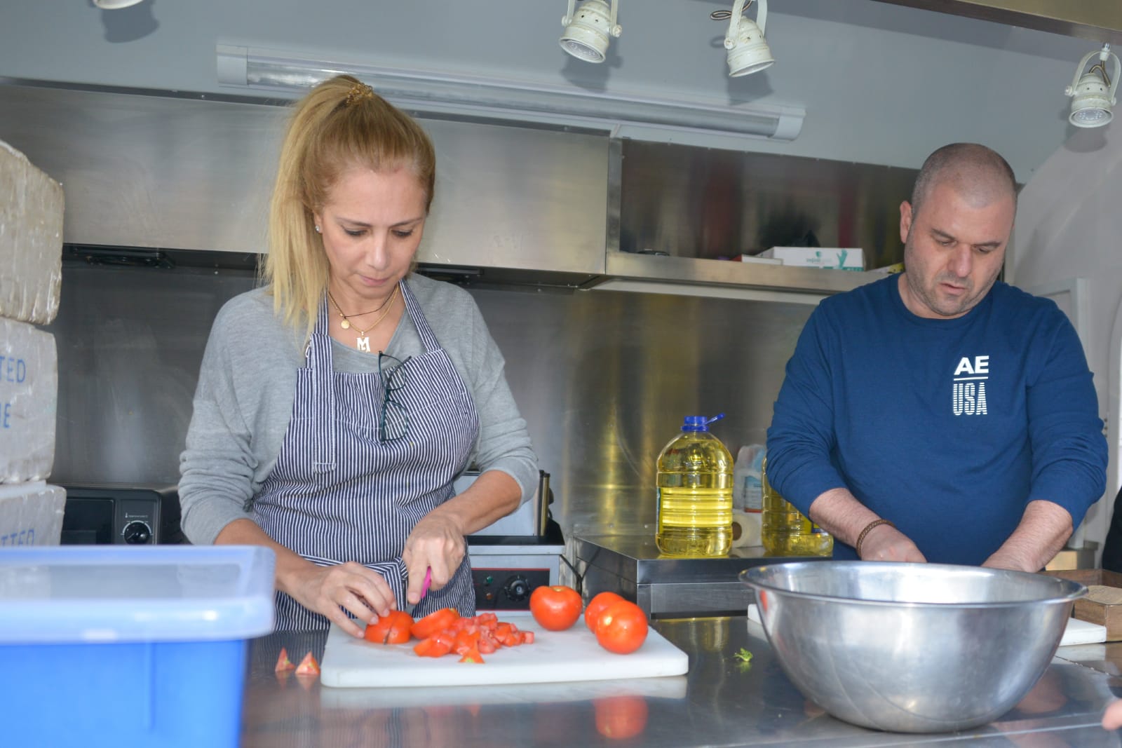 אחה"צ של מוסיקה ופלאפל בכפר עופרים