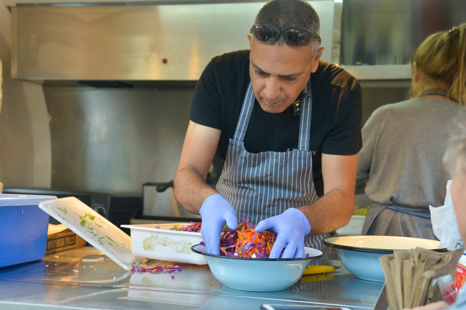 אחה"צ של מוסיקה ופלאפל בכפר עופרים