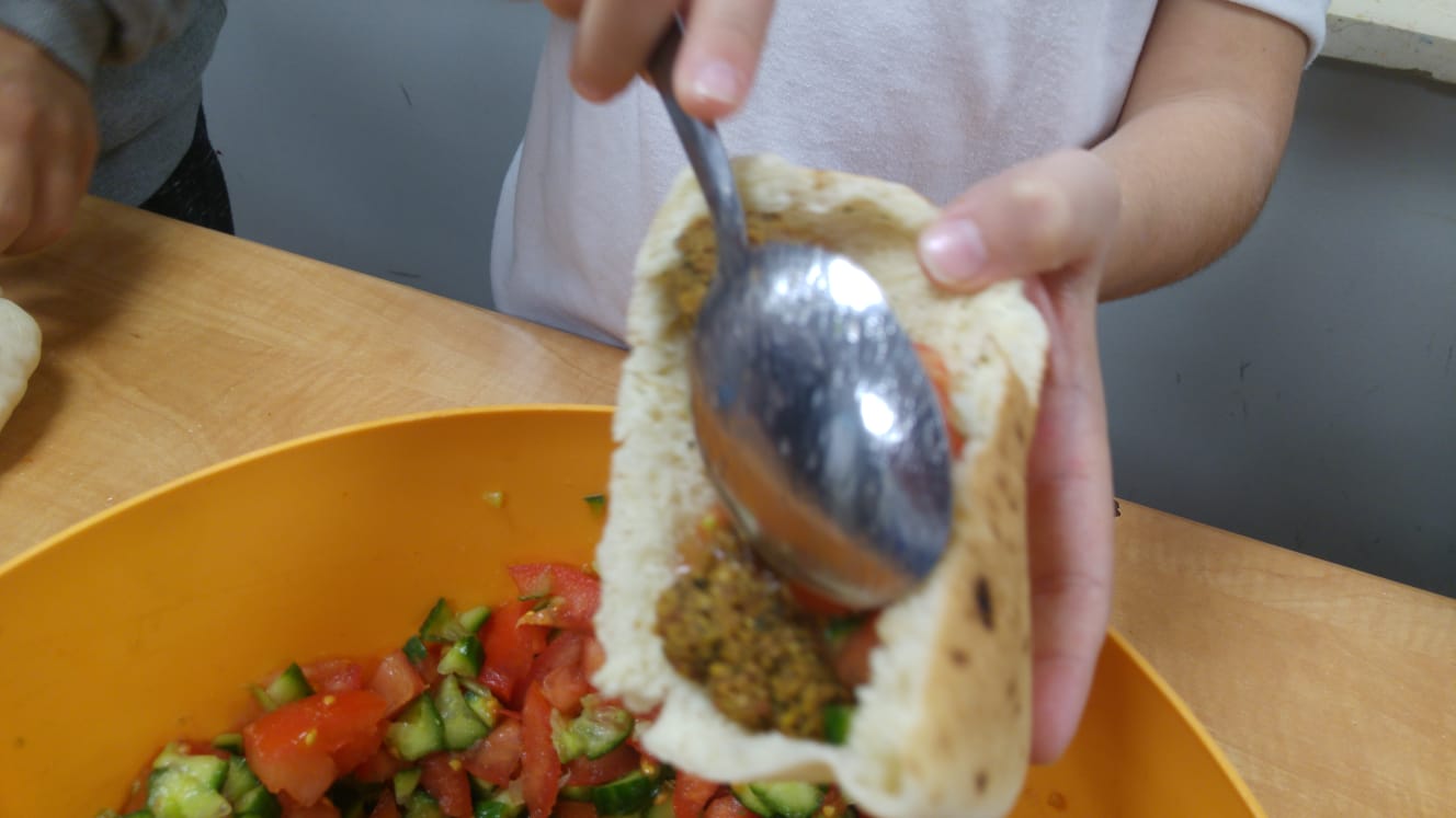 פלאפל במח' הילדים במרכז לבריאות הנפש