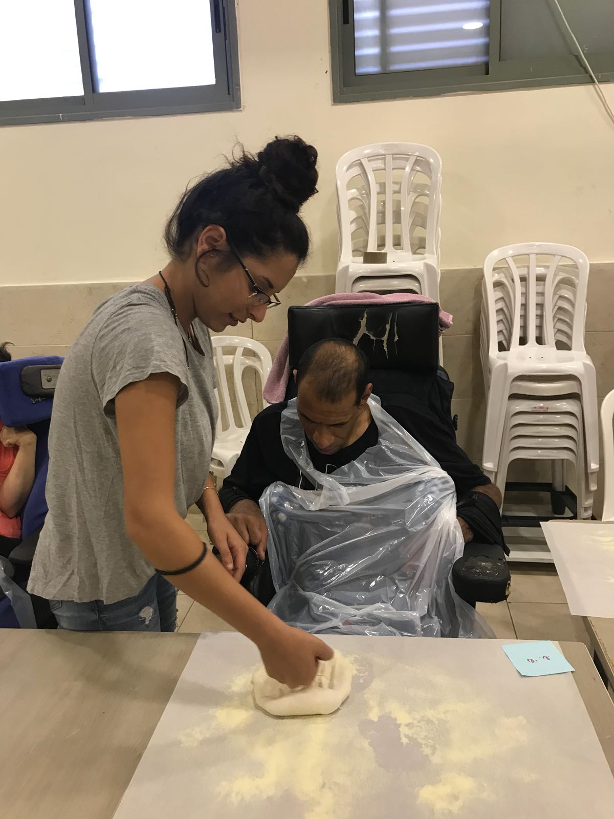 סדנת פיצה בבית נועם - יום 2 מ-3