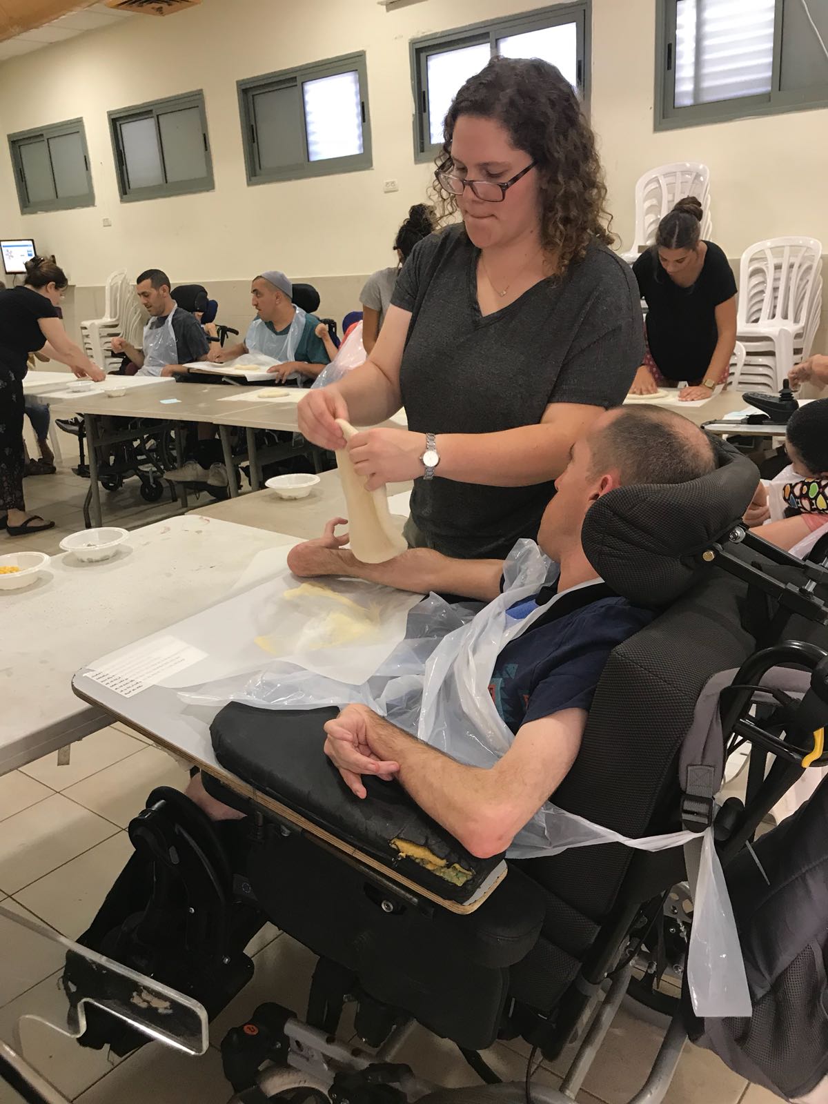 סדנת פיצה בבית נועם - יום 2 מ-3