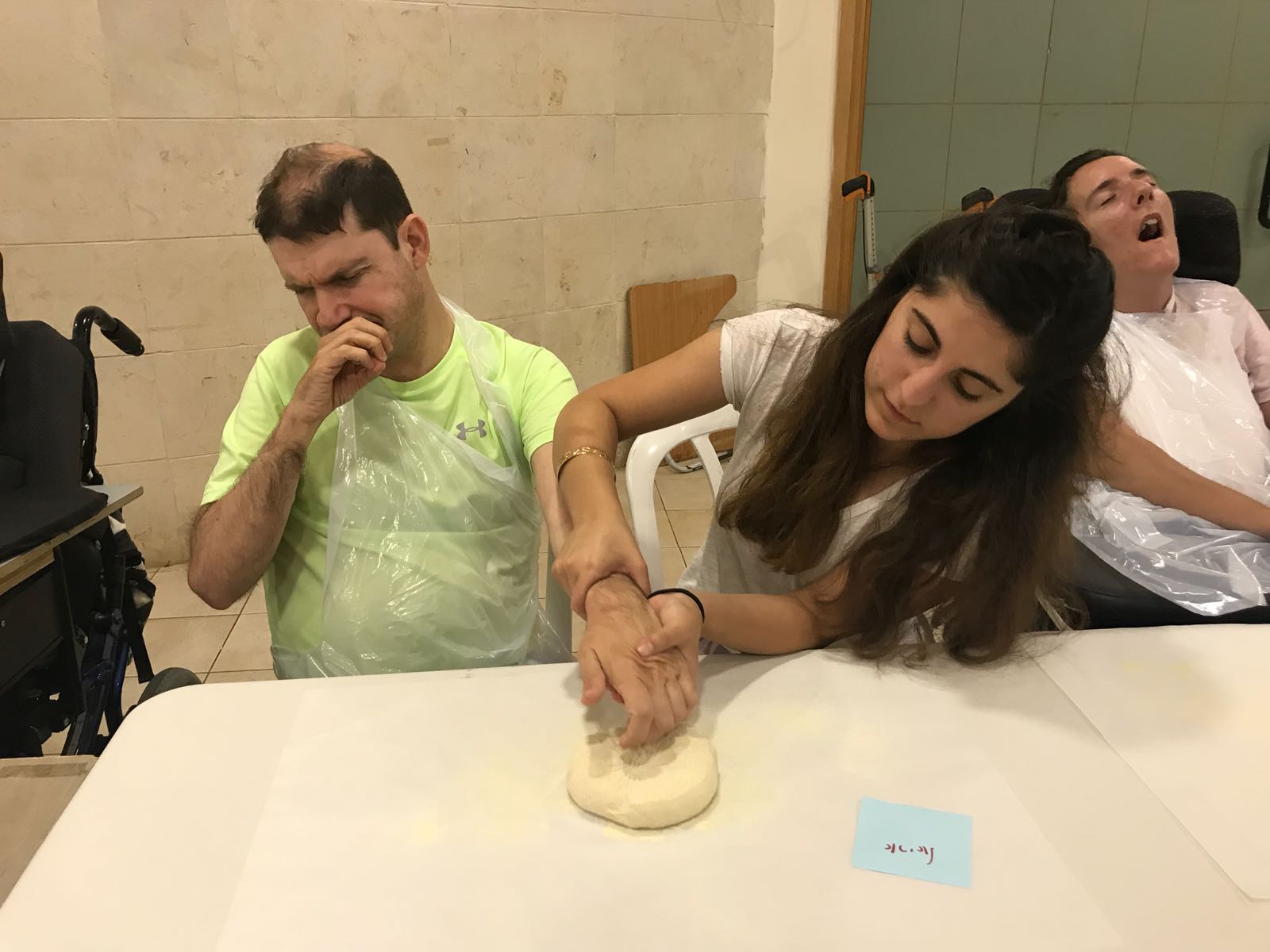 סדנת פיצה בבית נועם - יום 2 מ-3