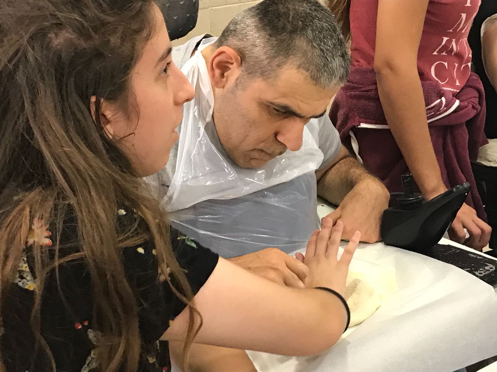 סדנת פיצה בבית נועם - יום 2 מ-3