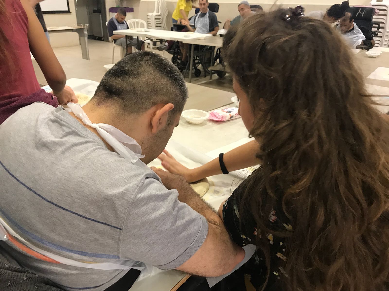 סדנת פיצה בבית נועם - יום 2 מ-3