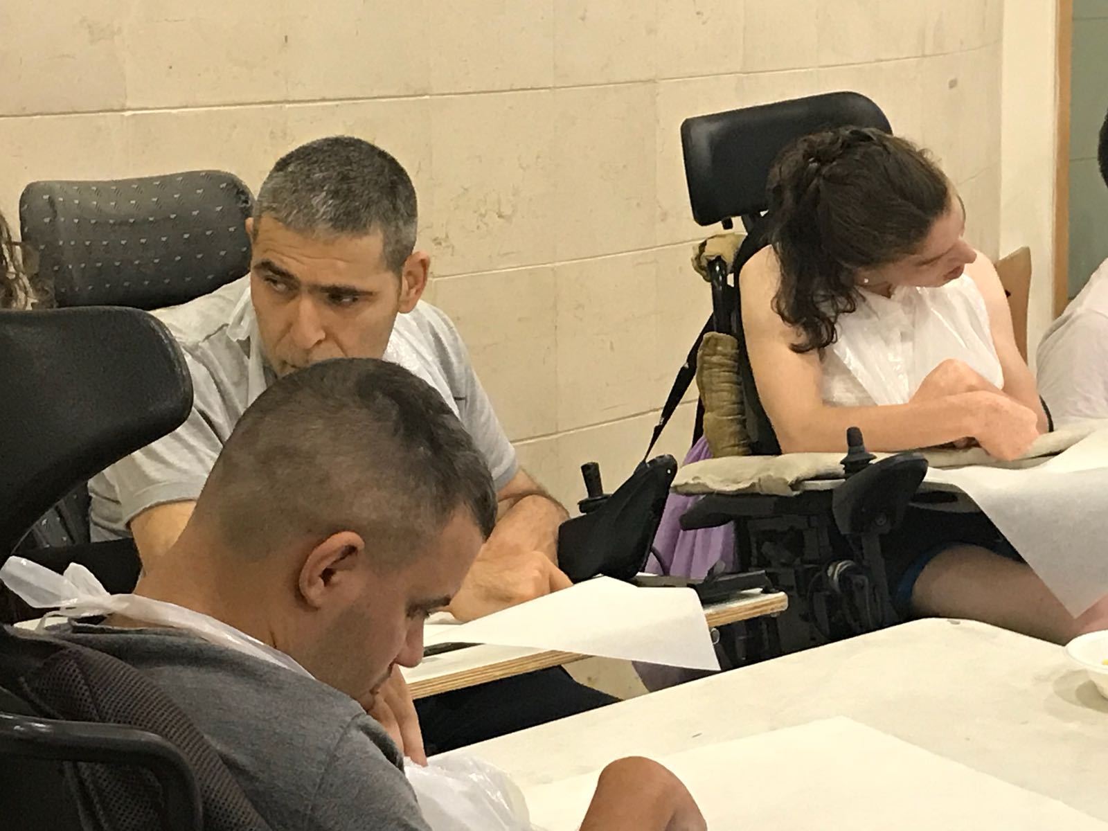 סדנת פיצה בבית נועם - יום 2 מ-3