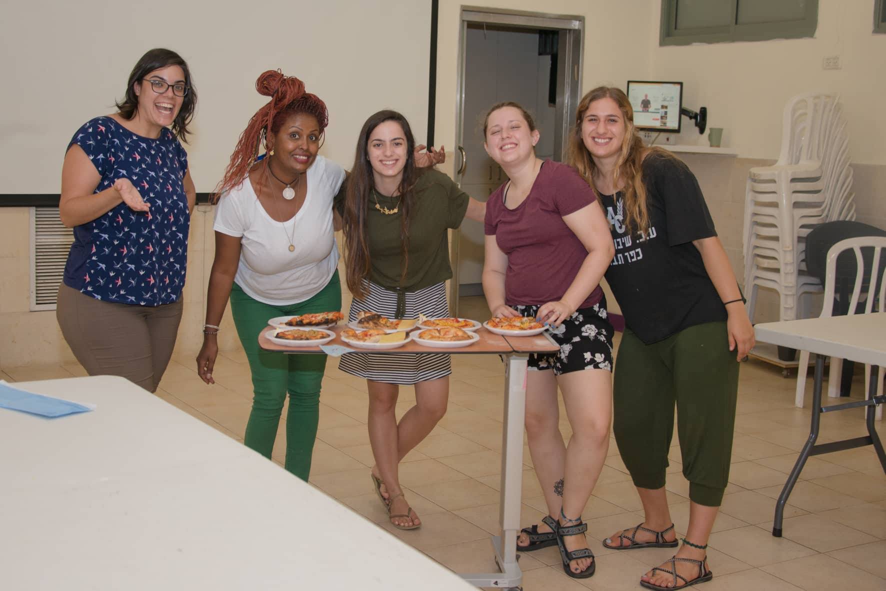 סדנת פיצה בבית נועם - יום 3 מ-3