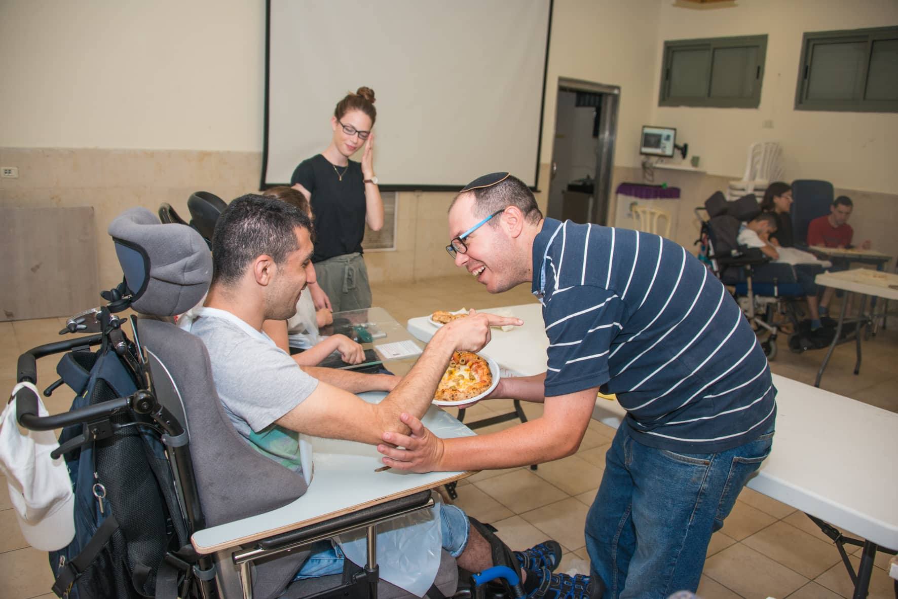 סדנת פיצה בבית נועם - יום 3 מ-3