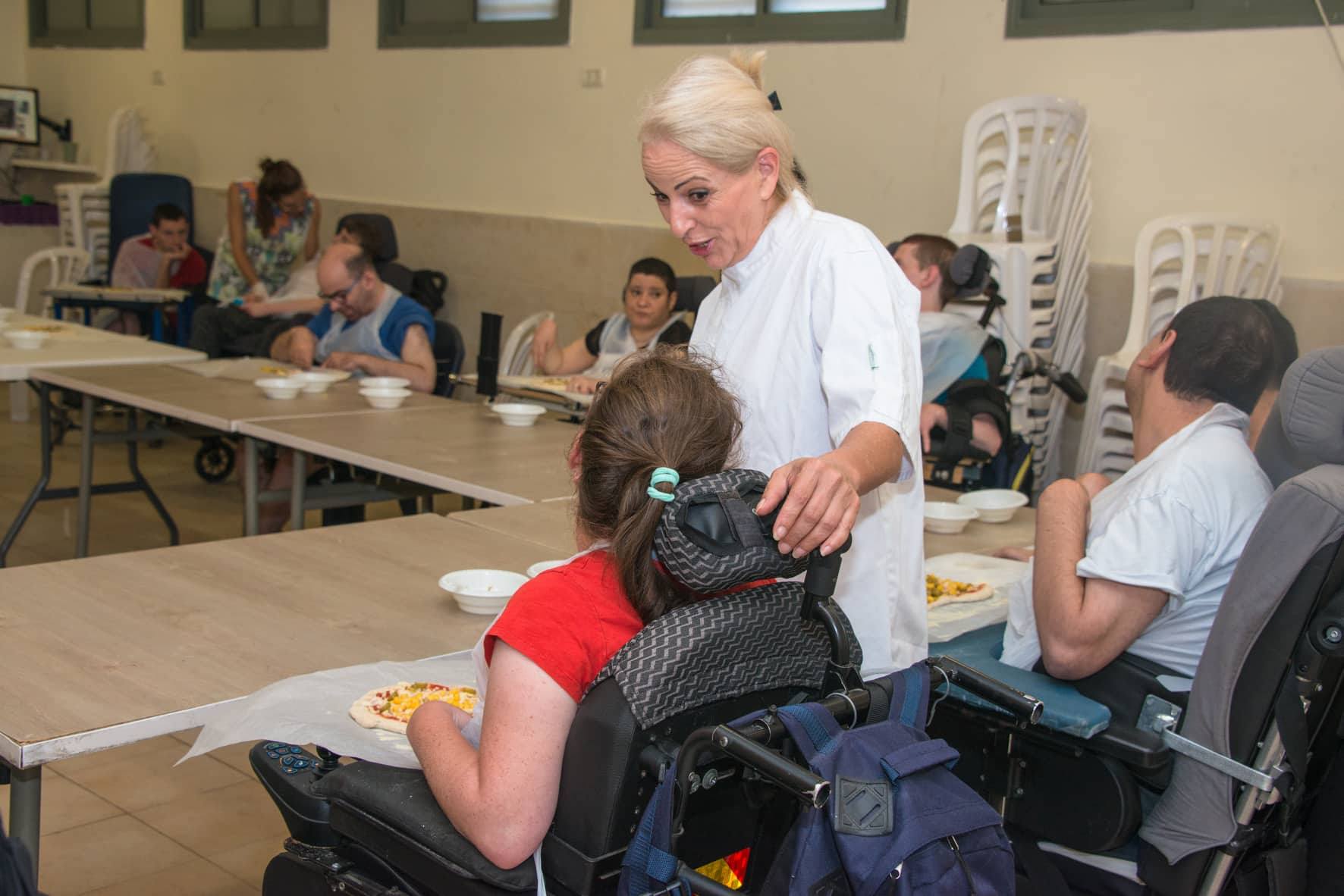 סדנת פיצה בבית נועם - יום 3 מ-3