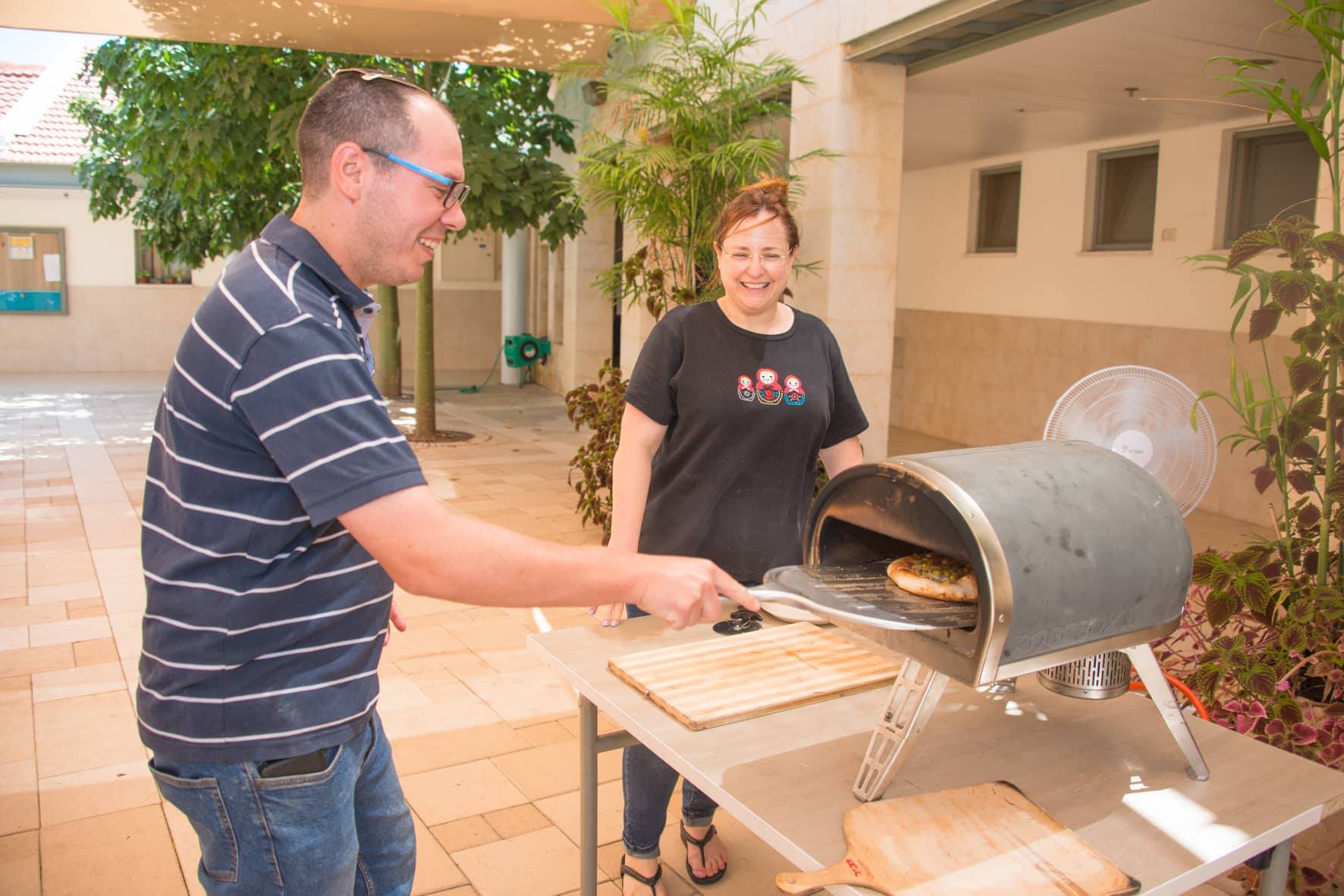 סדנת פיצה בבית נועם - יום 3 מ-3
