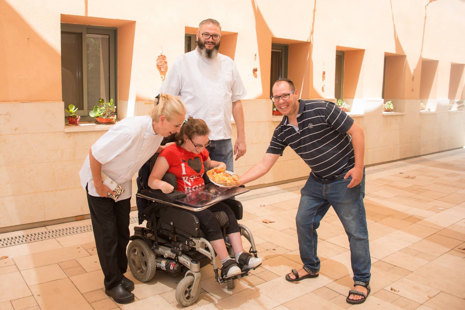 סדנת פיצה בבית נועם - יום 3 מ-3