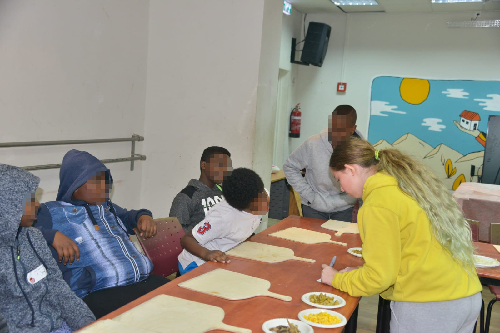 סדנת פיצה במרכז לנוער בסיכון