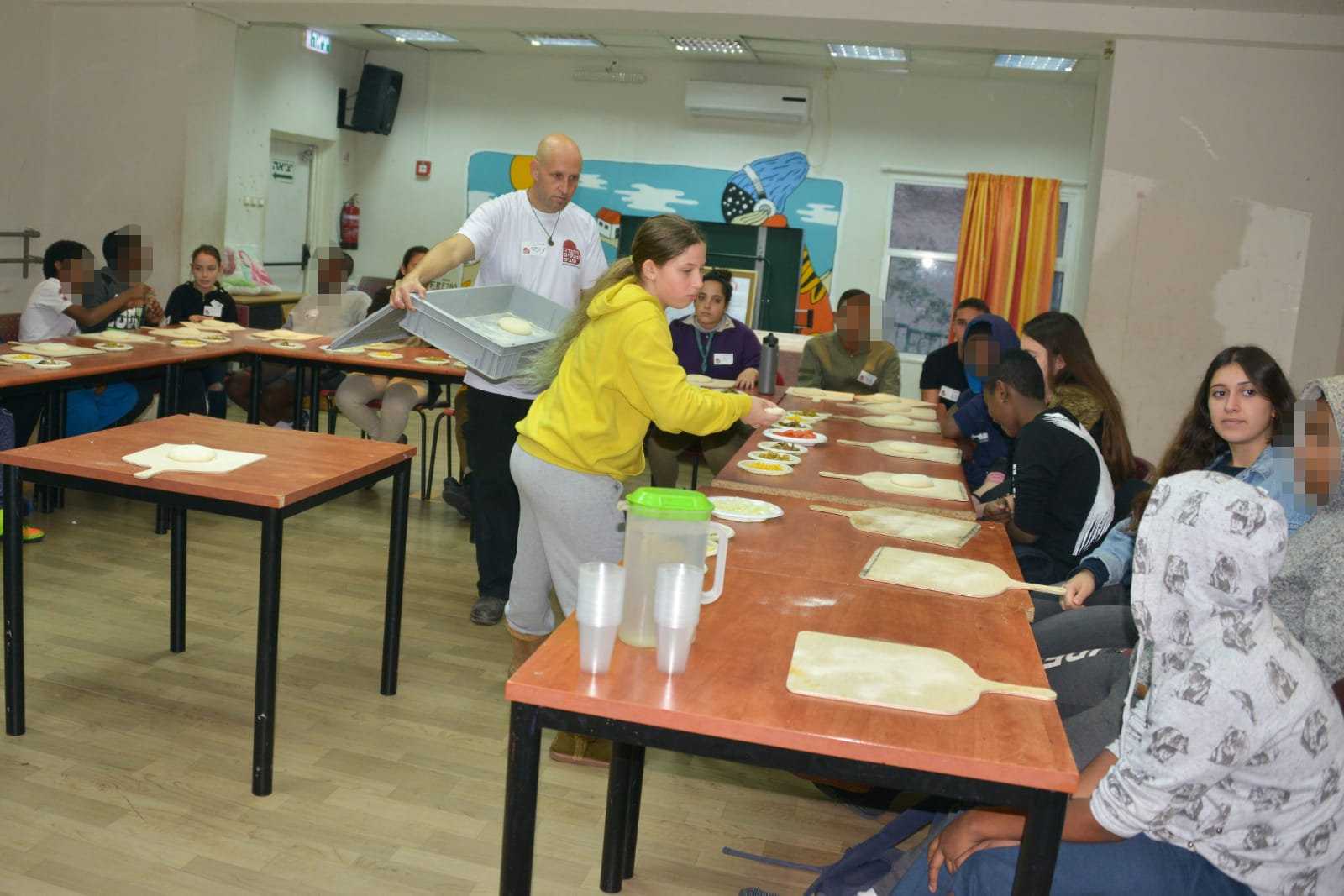 סדנת פיצה במרכז לנוער בסיכון