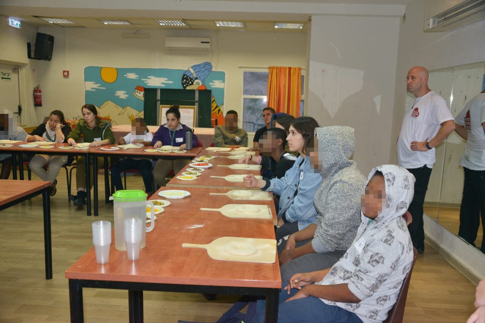 סדנת פיצה במרכז לנוער בסיכון