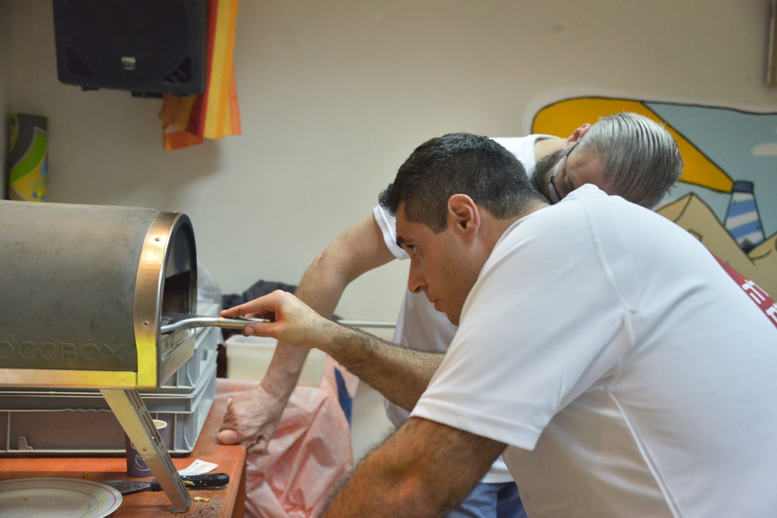 סדנת פיצה במרכז לנוער בסיכון