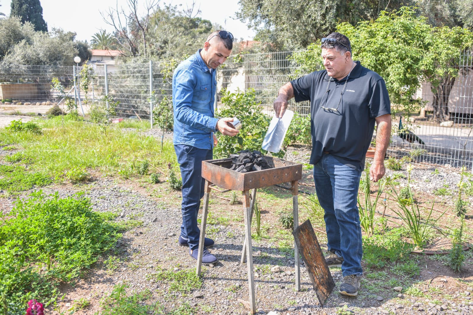 ארוחת המבורגרים במכללה לכישורי חיים