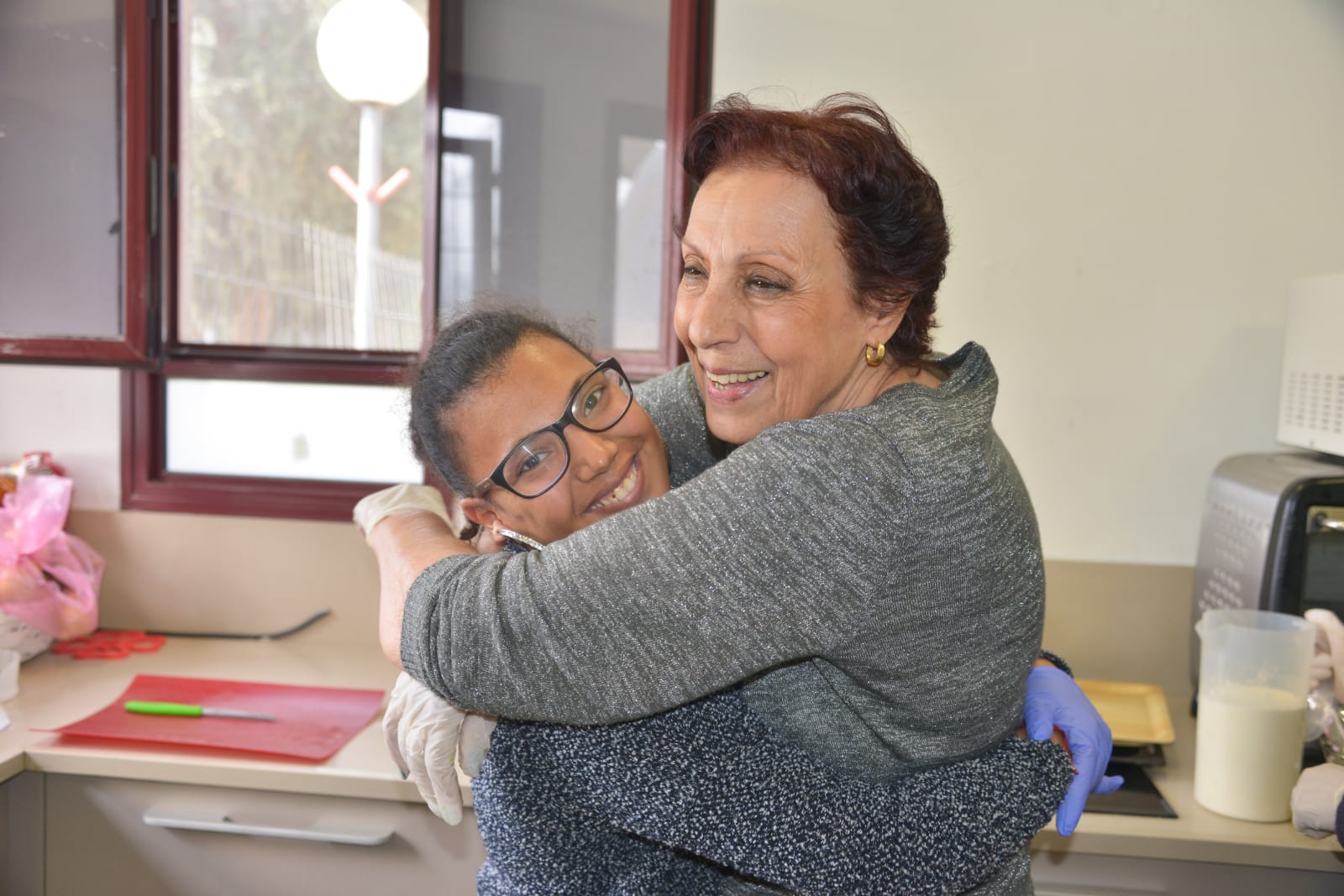 ארוחת המבורגרים במכללה לכישורי חיים