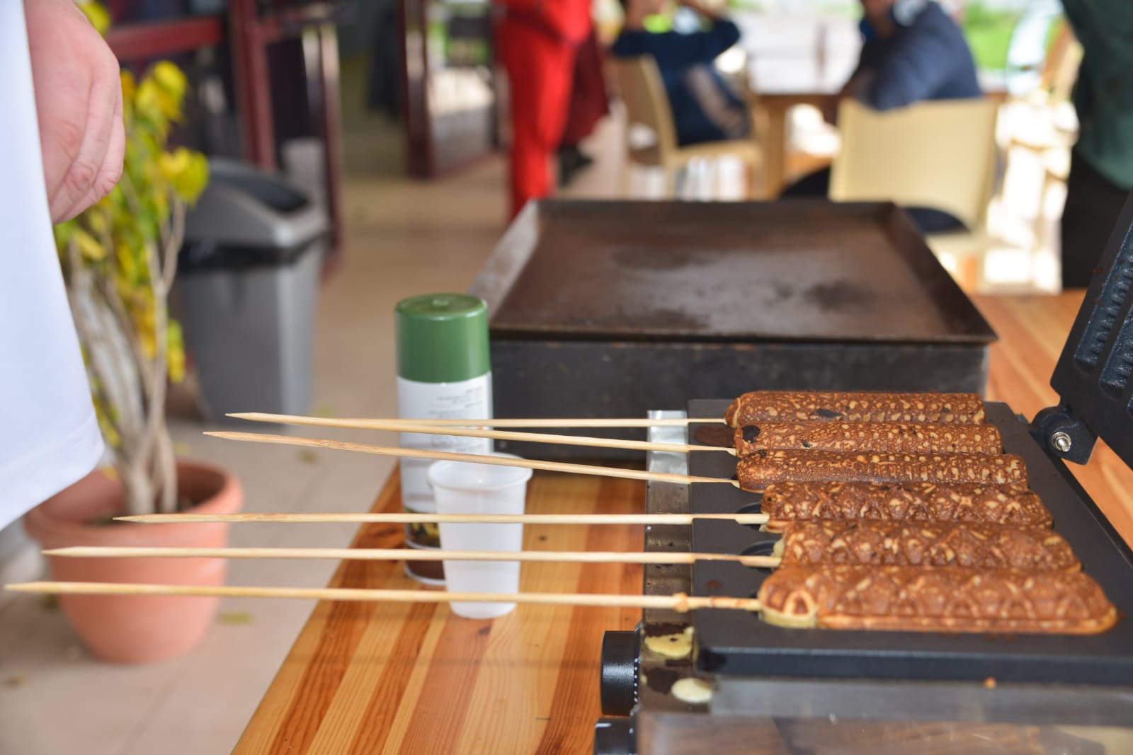 ארוחת המבורגרים במכללה לכישורי חיים