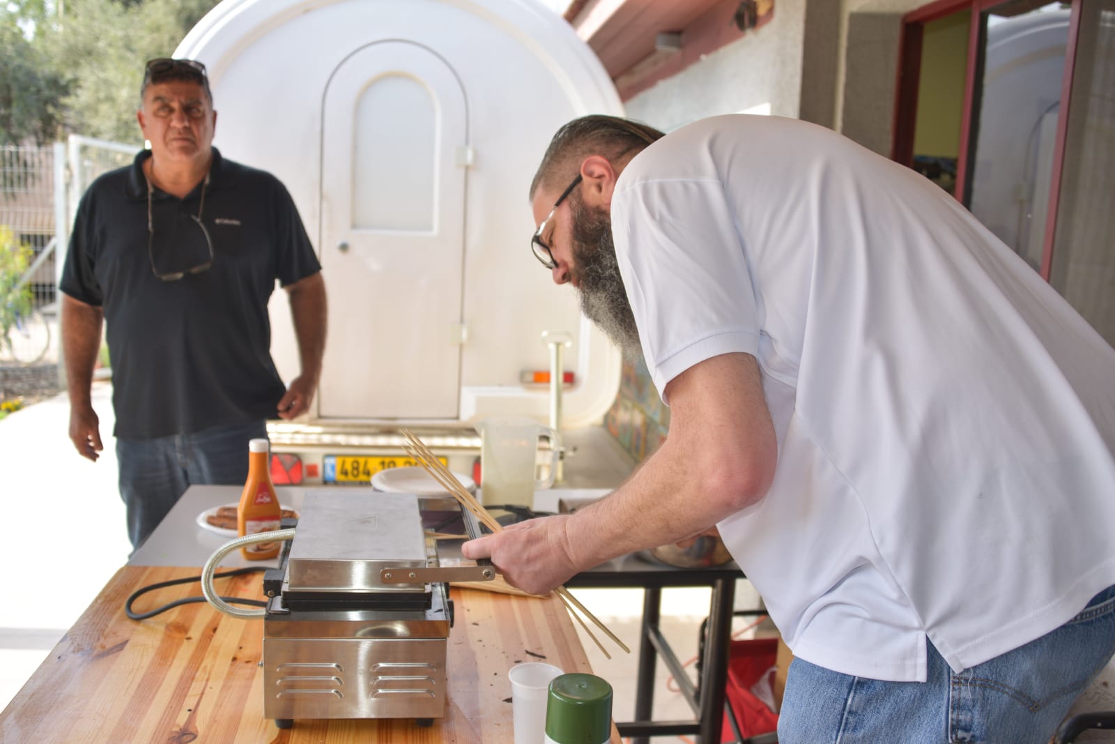 ארוחת המבורגרים במכללה לכישורי חיים