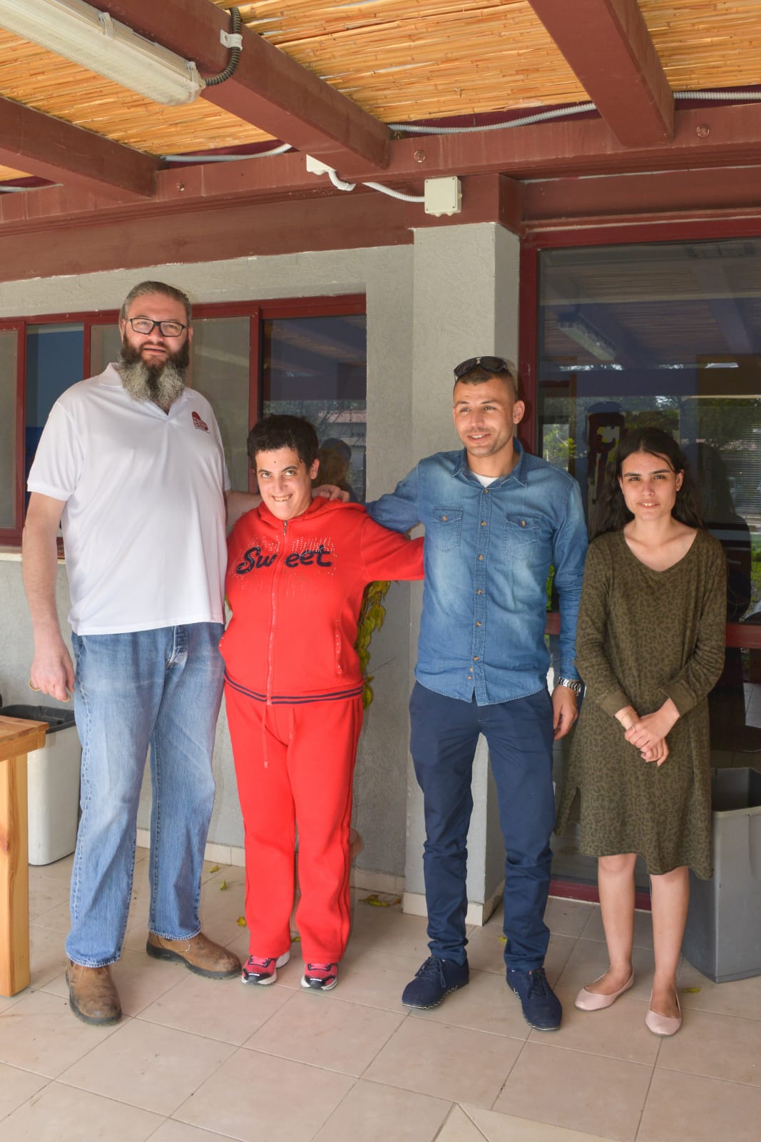 ארוחת המבורגרים במכללה לכישורי חיים