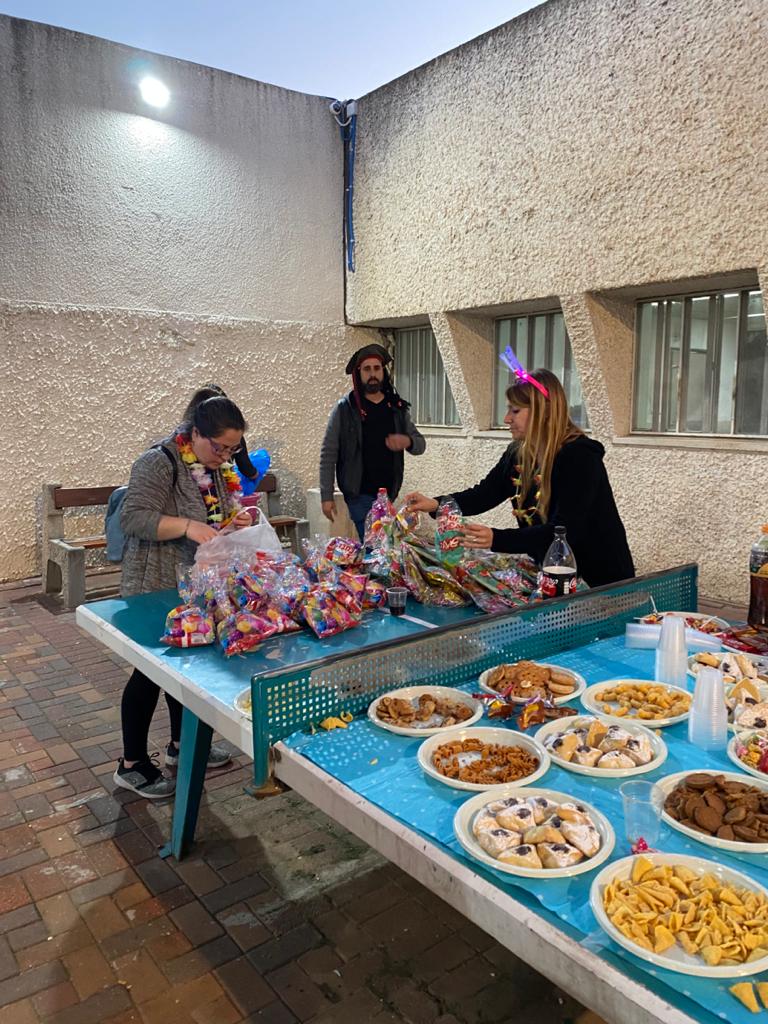 מסיבת עצמאות במחלקת הנוער הסגורה
