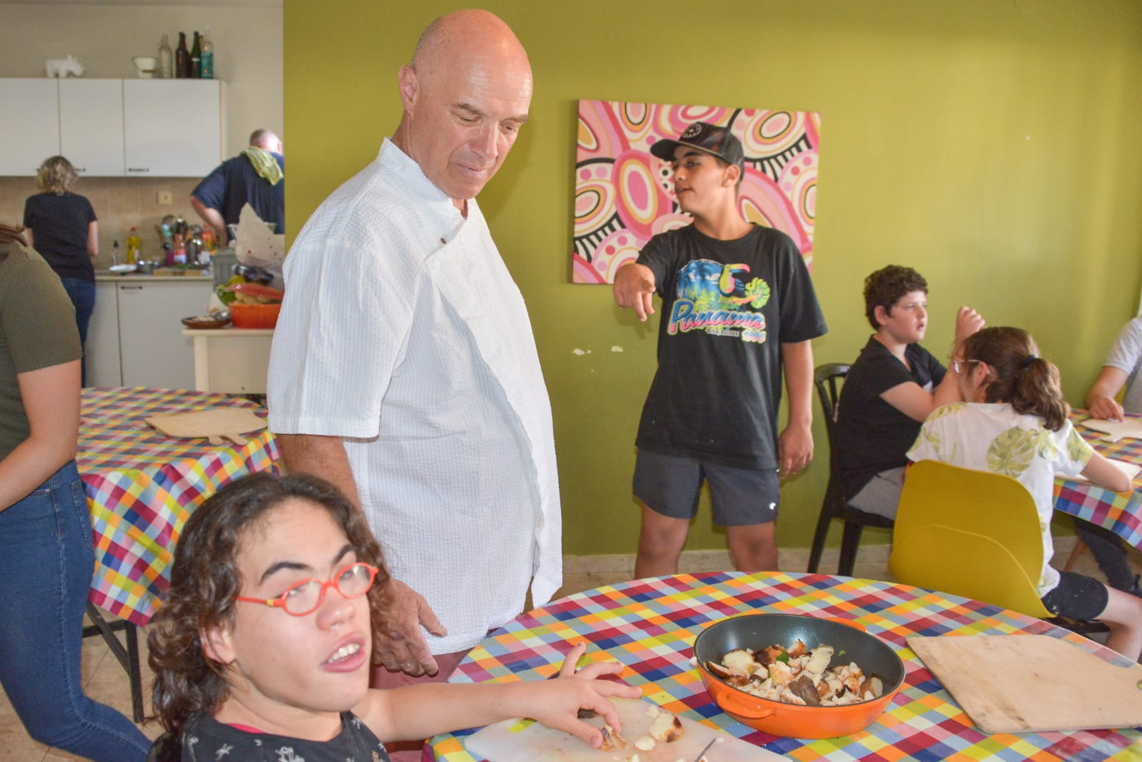 ילדי פרוייקט כפתור והשף צחי בוקששתר