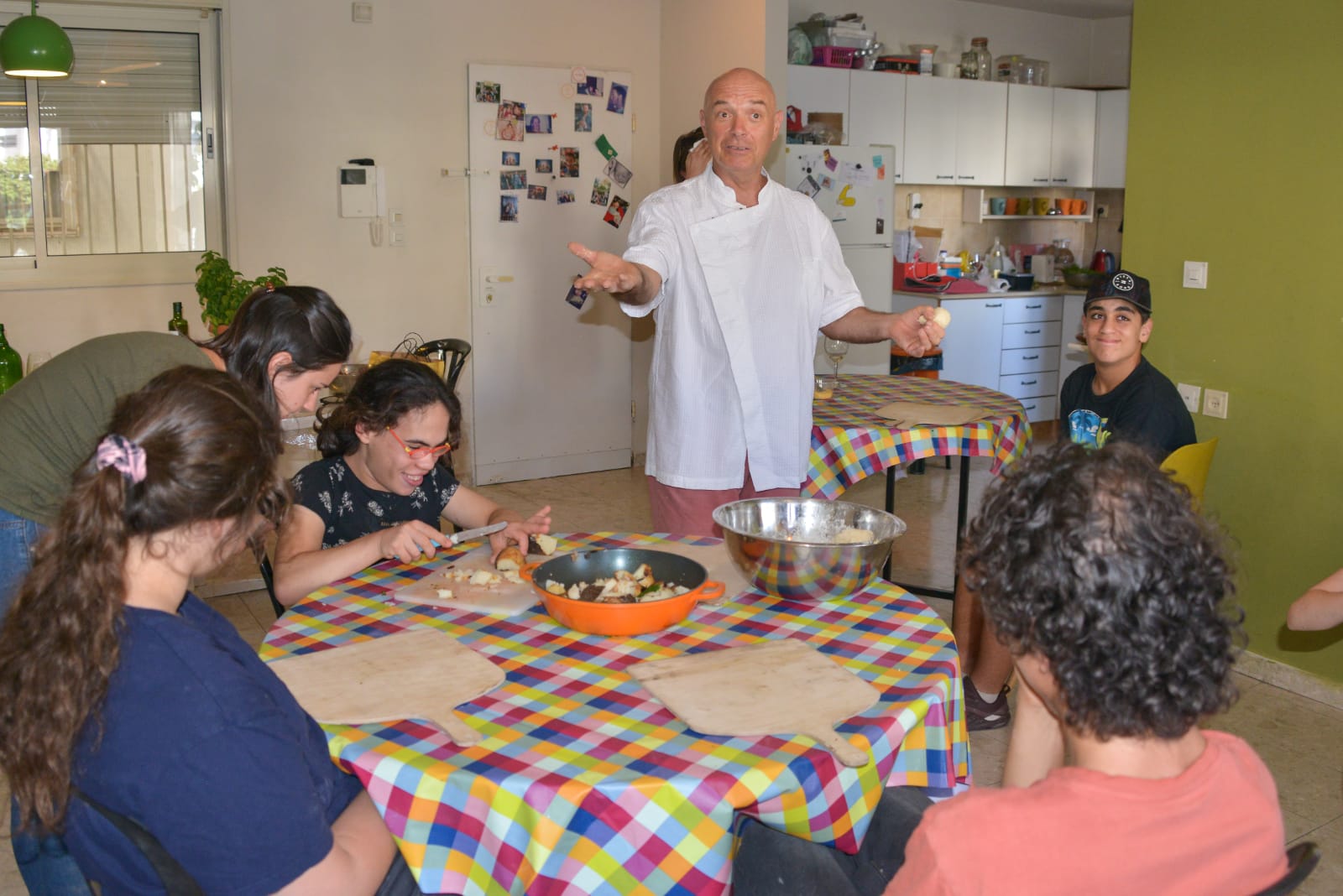 ילדי פרוייקט כפתור והשף צחי בוקששתר