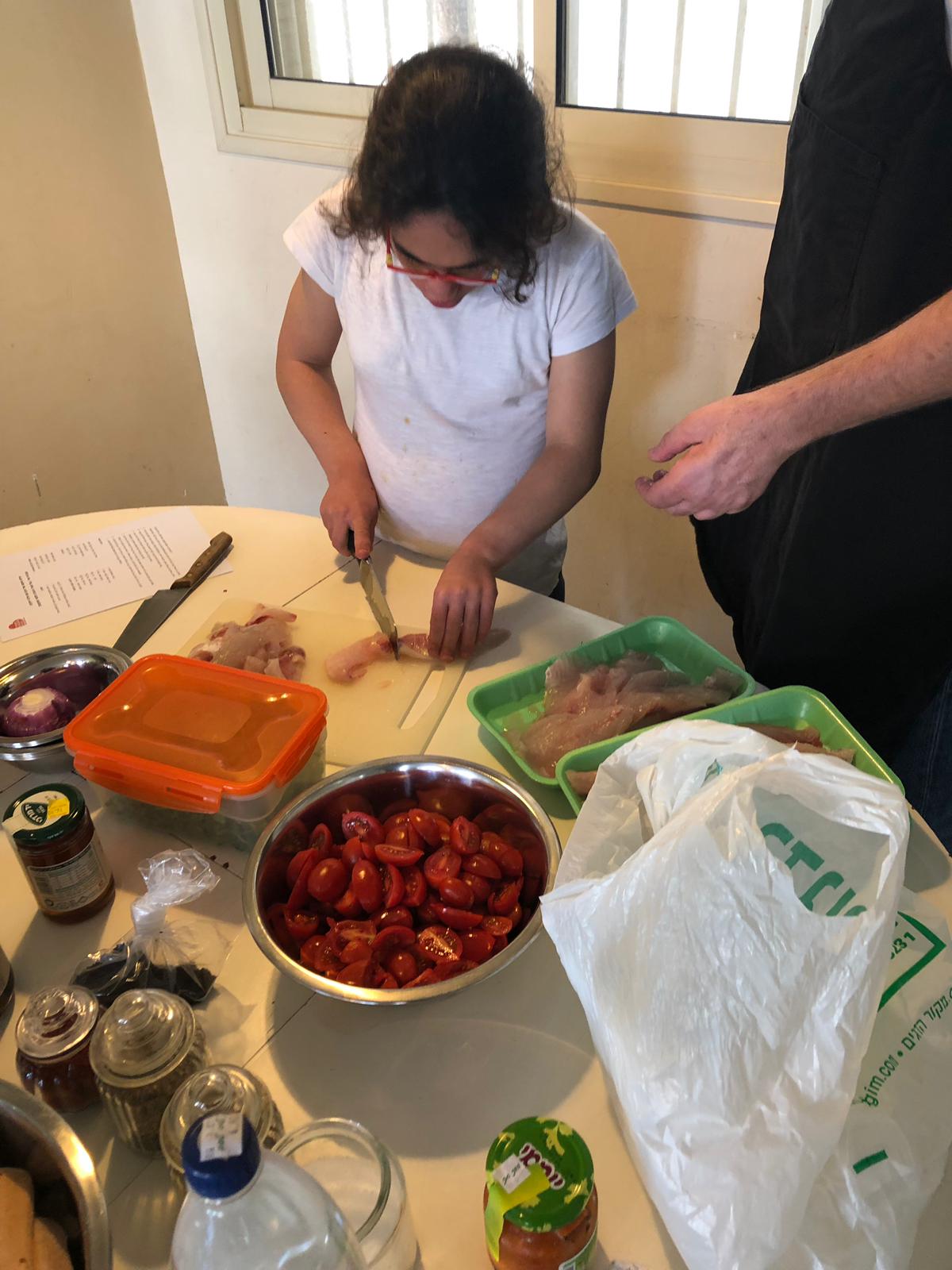 ילדי פרוייקט כפתור והשף איל לביא