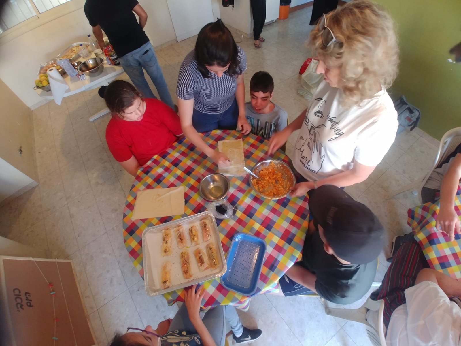 ילדי פרוייקט כפתור והשף איל לביא