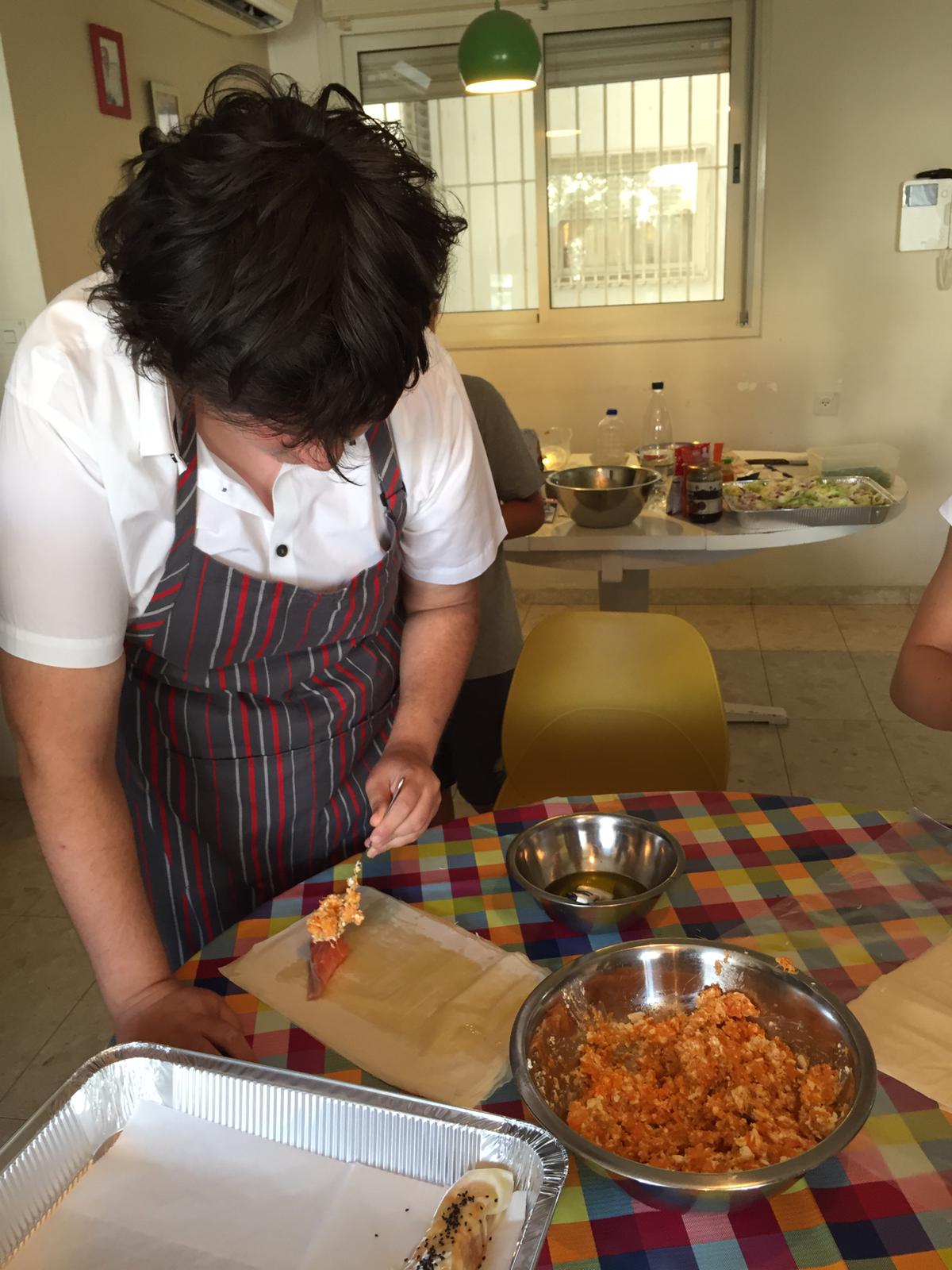 ילדי פרוייקט כפתור והשף איל לביא