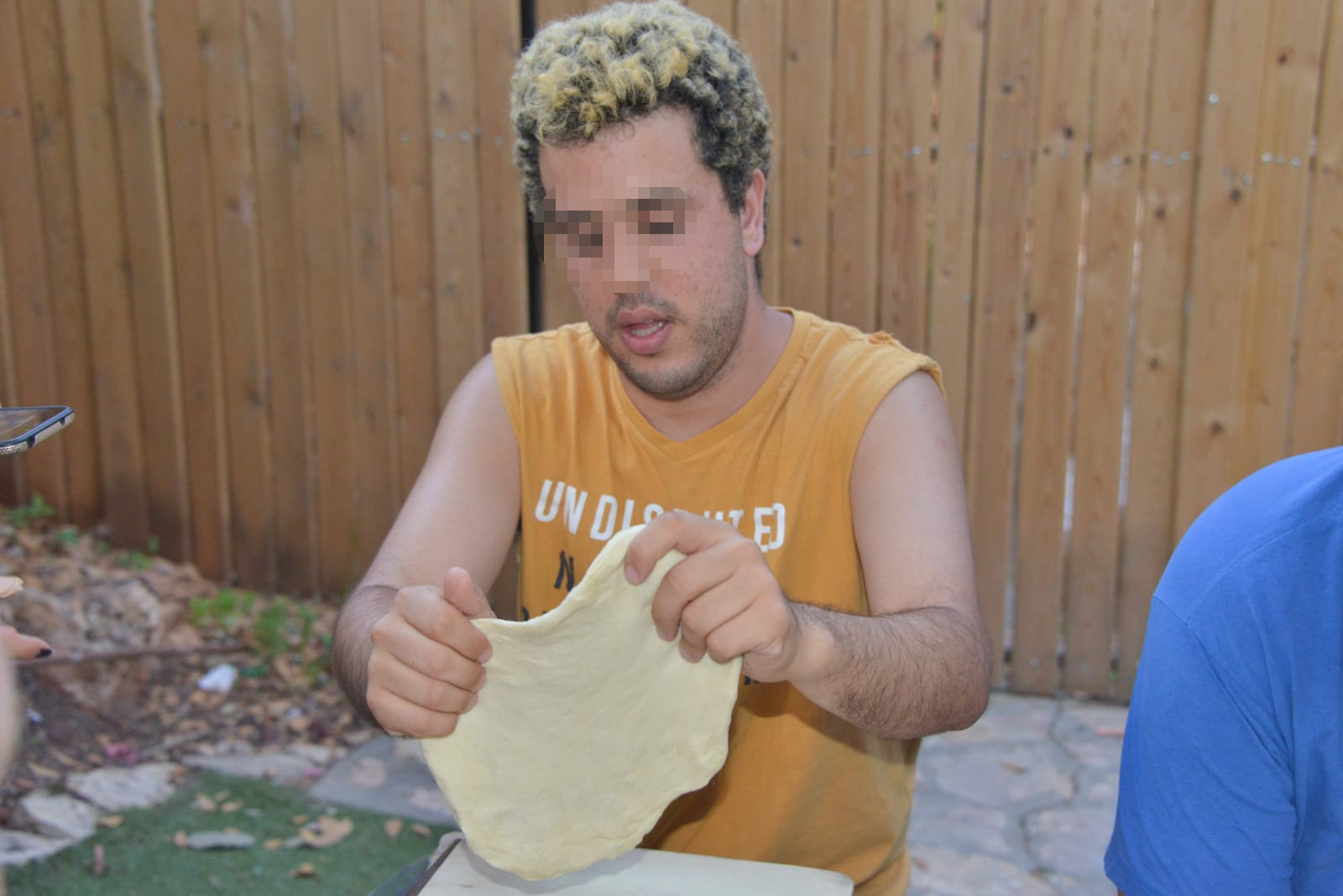 סדנת פיצה עם בוגרים אוטיסטים בבית אביב